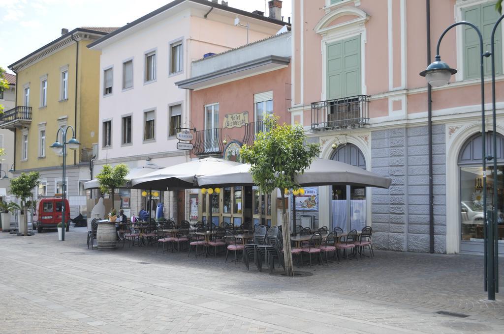 Hotel Vittoria Riva del Garda Extérieur photo